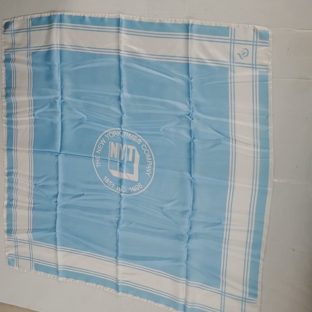 ❤️THE NEW YORK TIMES COMPANY NYT Silk Twill Italy Piano Shawl Scarf 34x35